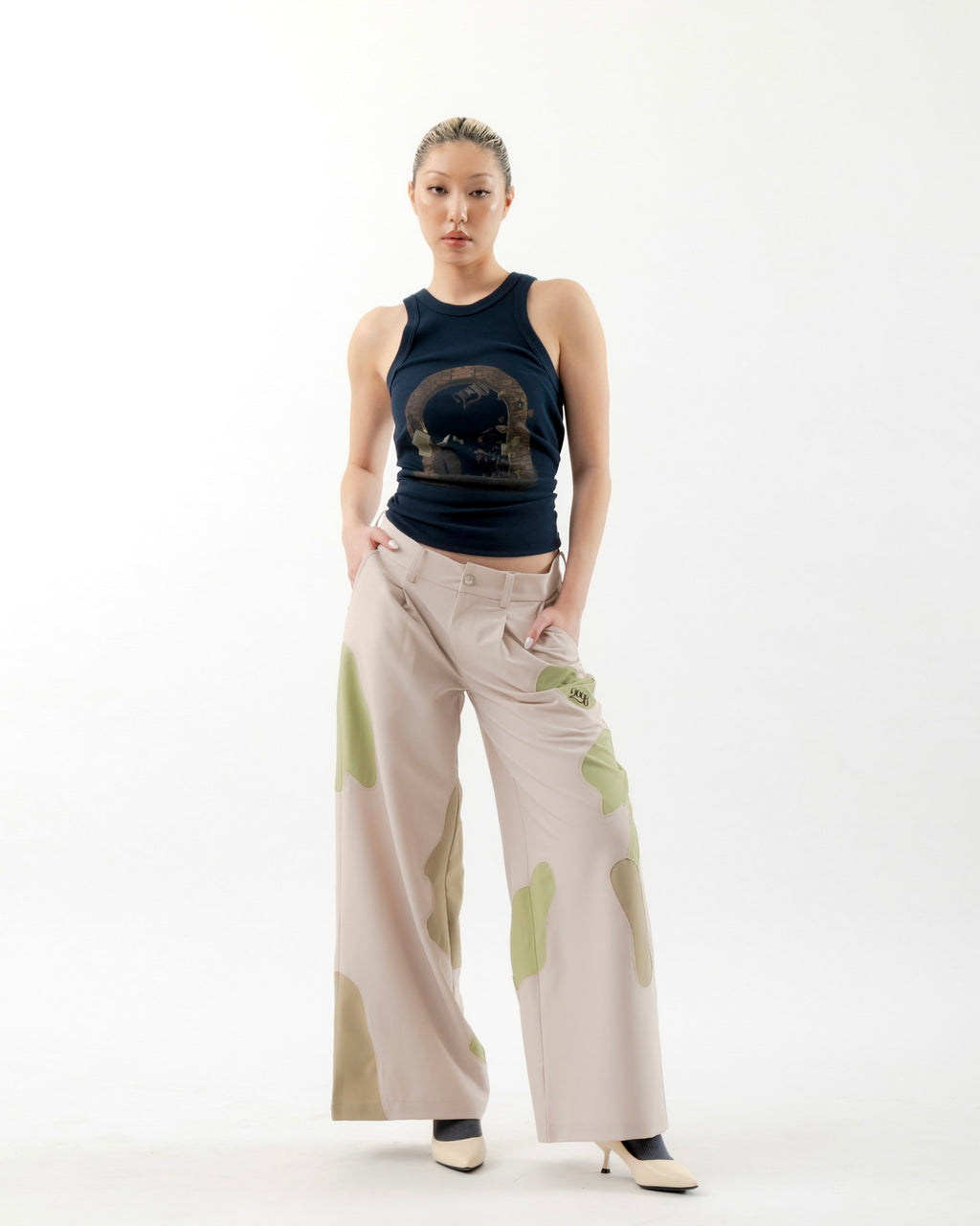 NAVY GRAPHIC TANK TOP